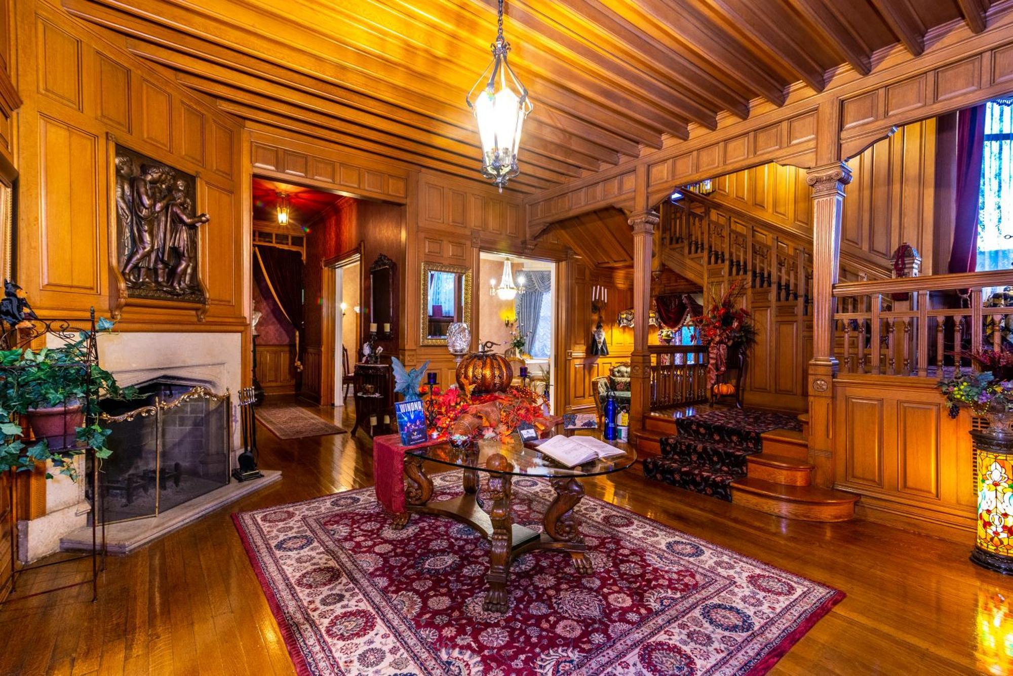 Alexander Mansion Bed & Breakfast Уинона Екстериор снимка