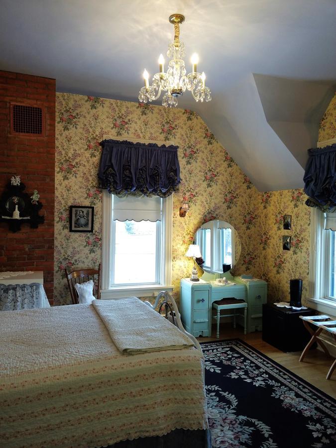Alexander Mansion Bed & Breakfast Уинона Екстериор снимка