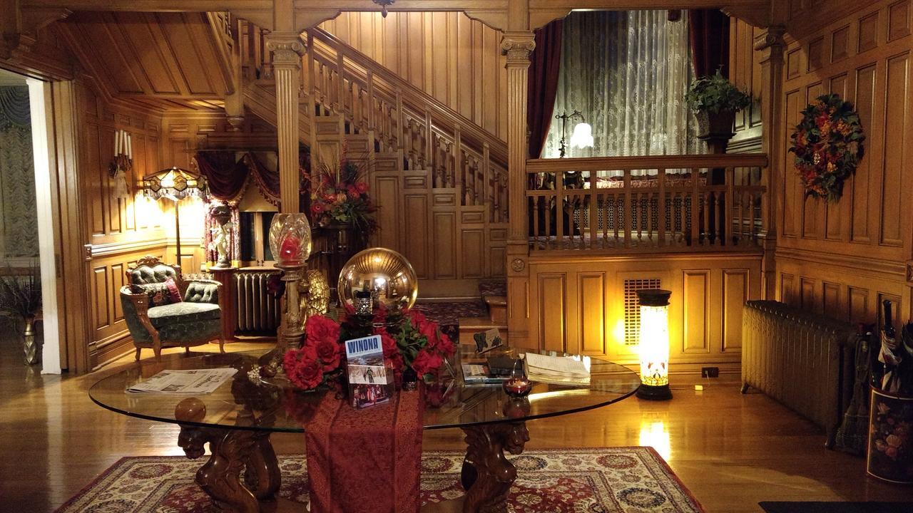Alexander Mansion Bed & Breakfast Уинона Екстериор снимка