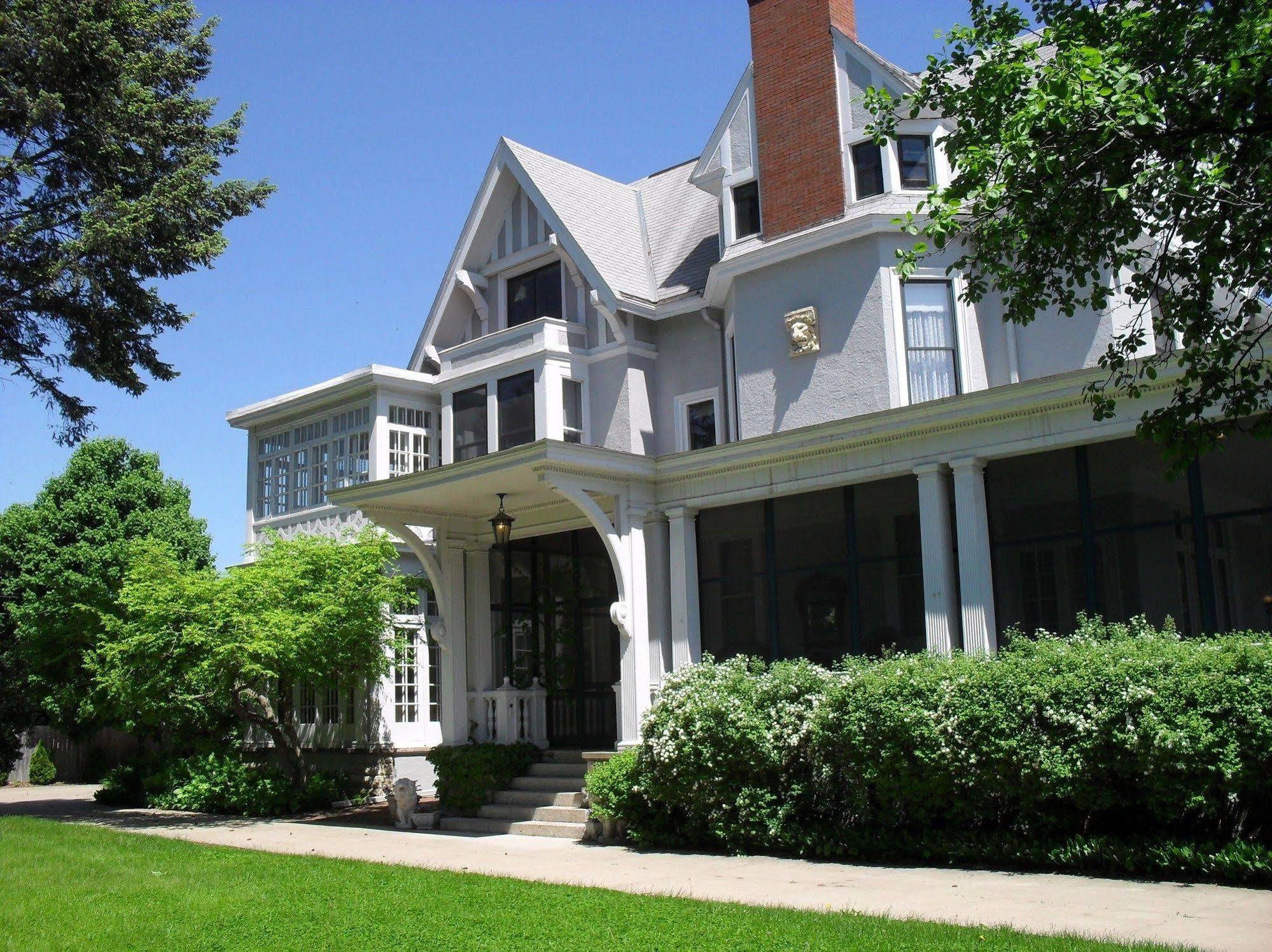 Alexander Mansion Bed & Breakfast Уинона Екстериор снимка