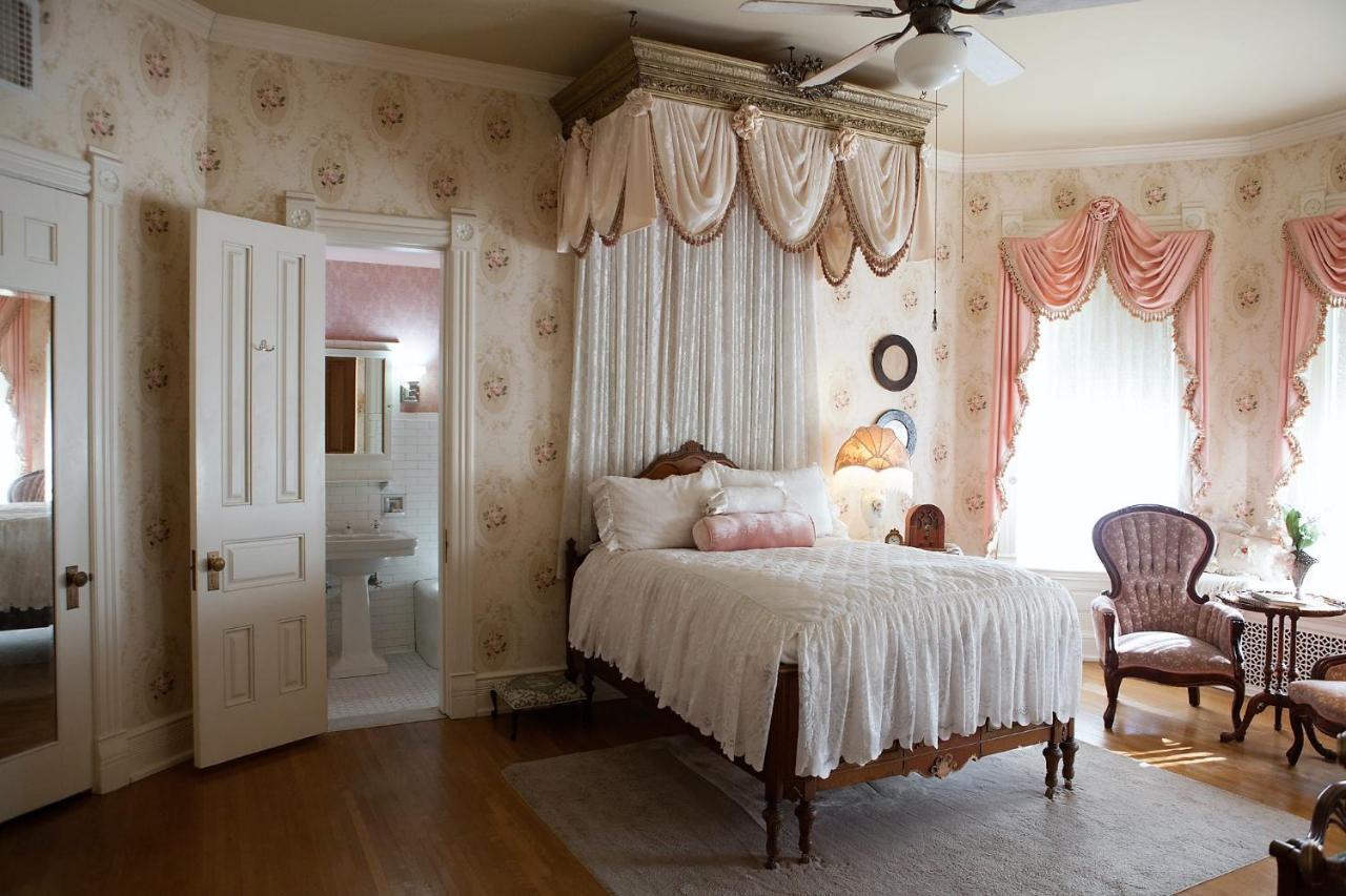 Alexander Mansion Bed & Breakfast Уинона Екстериор снимка