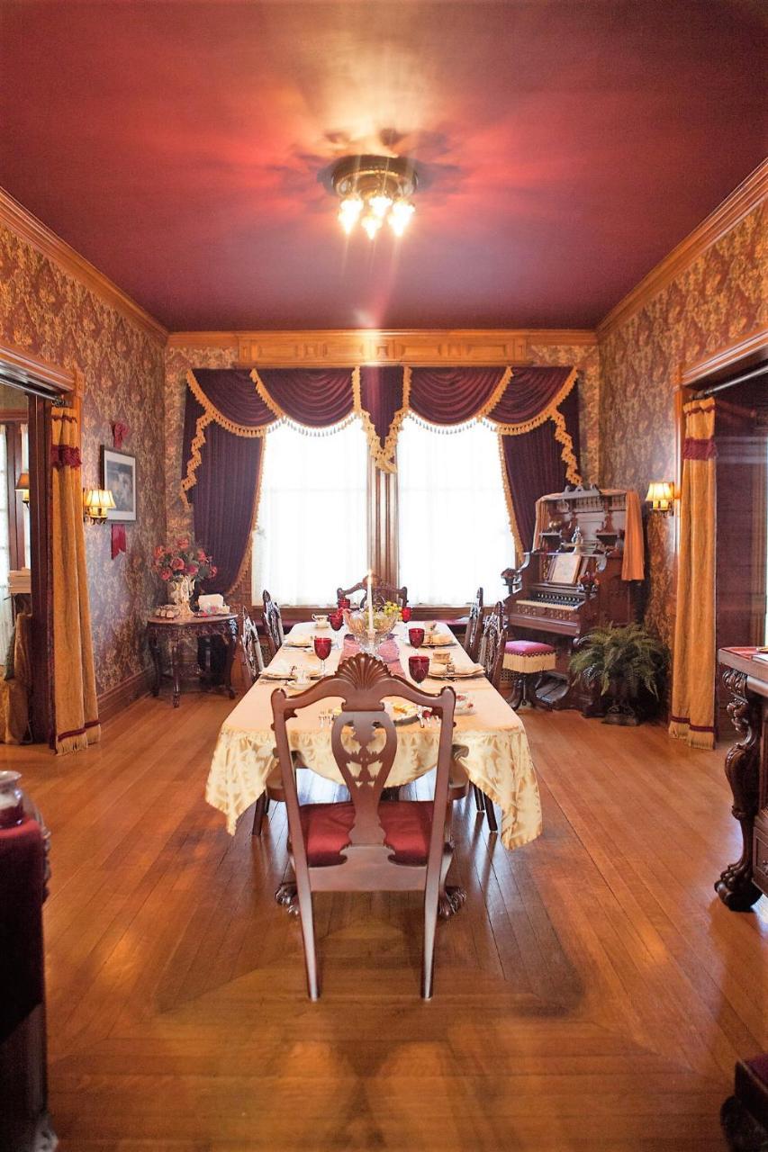 Alexander Mansion Bed & Breakfast Уинона Екстериор снимка