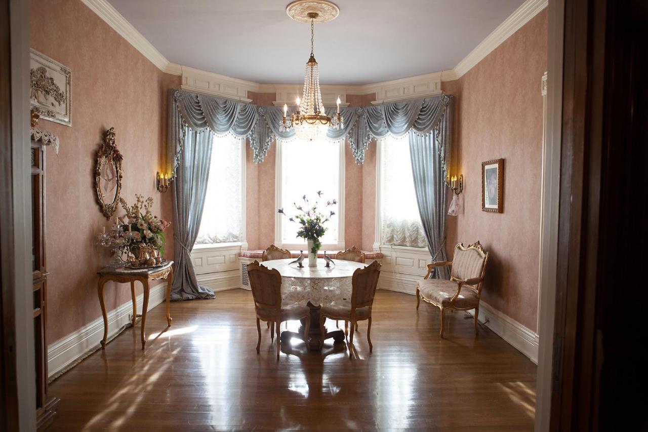 Alexander Mansion Bed & Breakfast Уинона Екстериор снимка