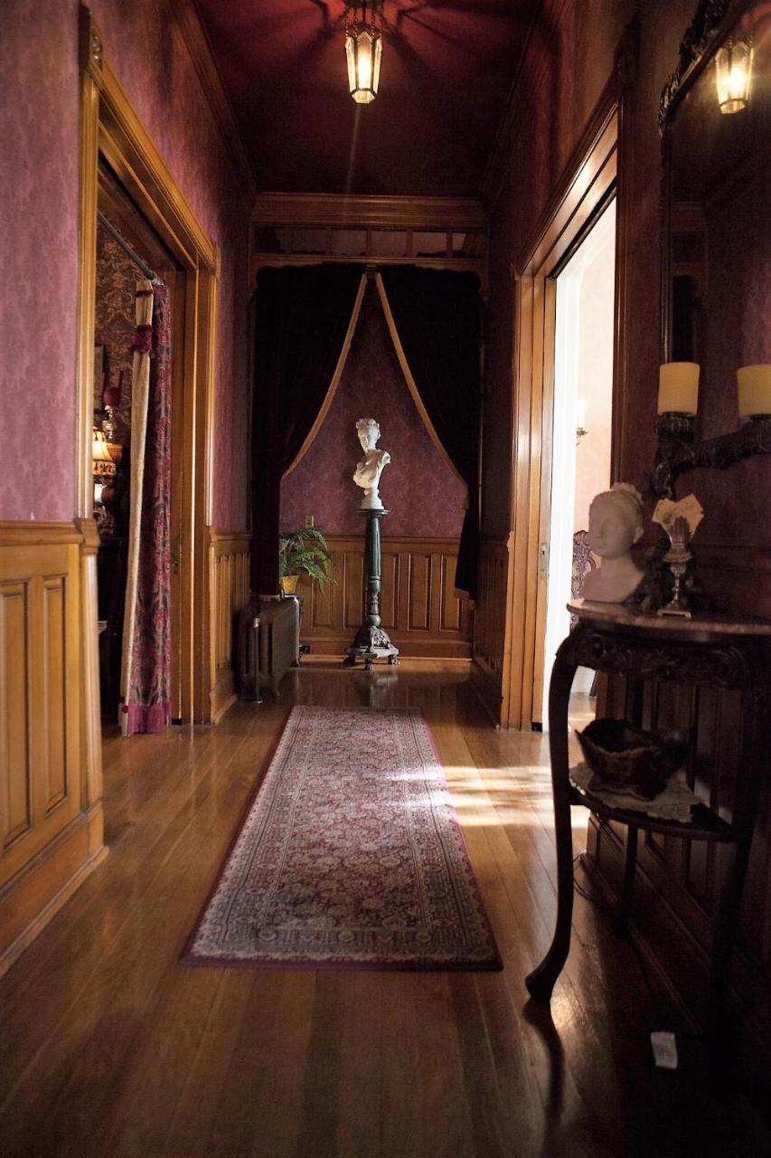 Alexander Mansion Bed & Breakfast Уинона Екстериор снимка