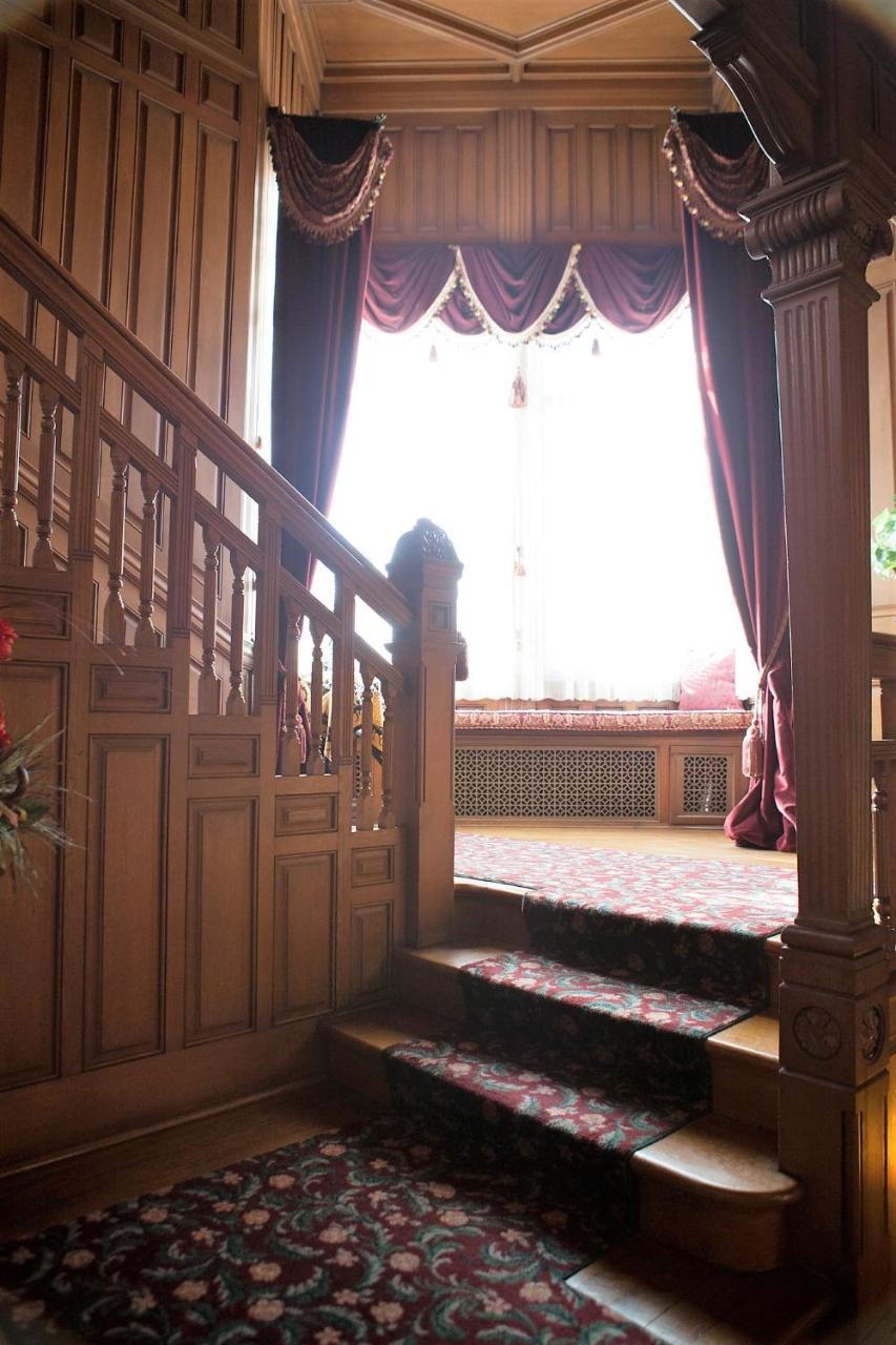 Alexander Mansion Bed & Breakfast Уинона Екстериор снимка
